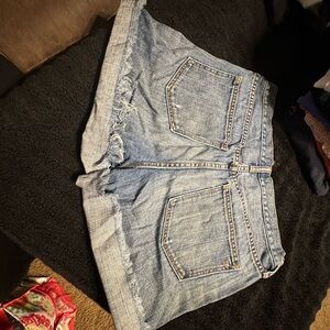 Madewell the perfect jeans. size 25 light washed jean shorts